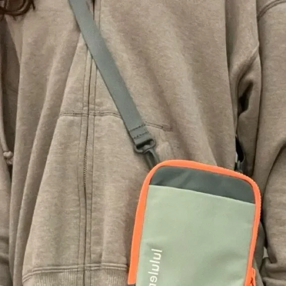 Lululemon easy access crossbody orange green bag travel casual bag - Picture 6 of 9